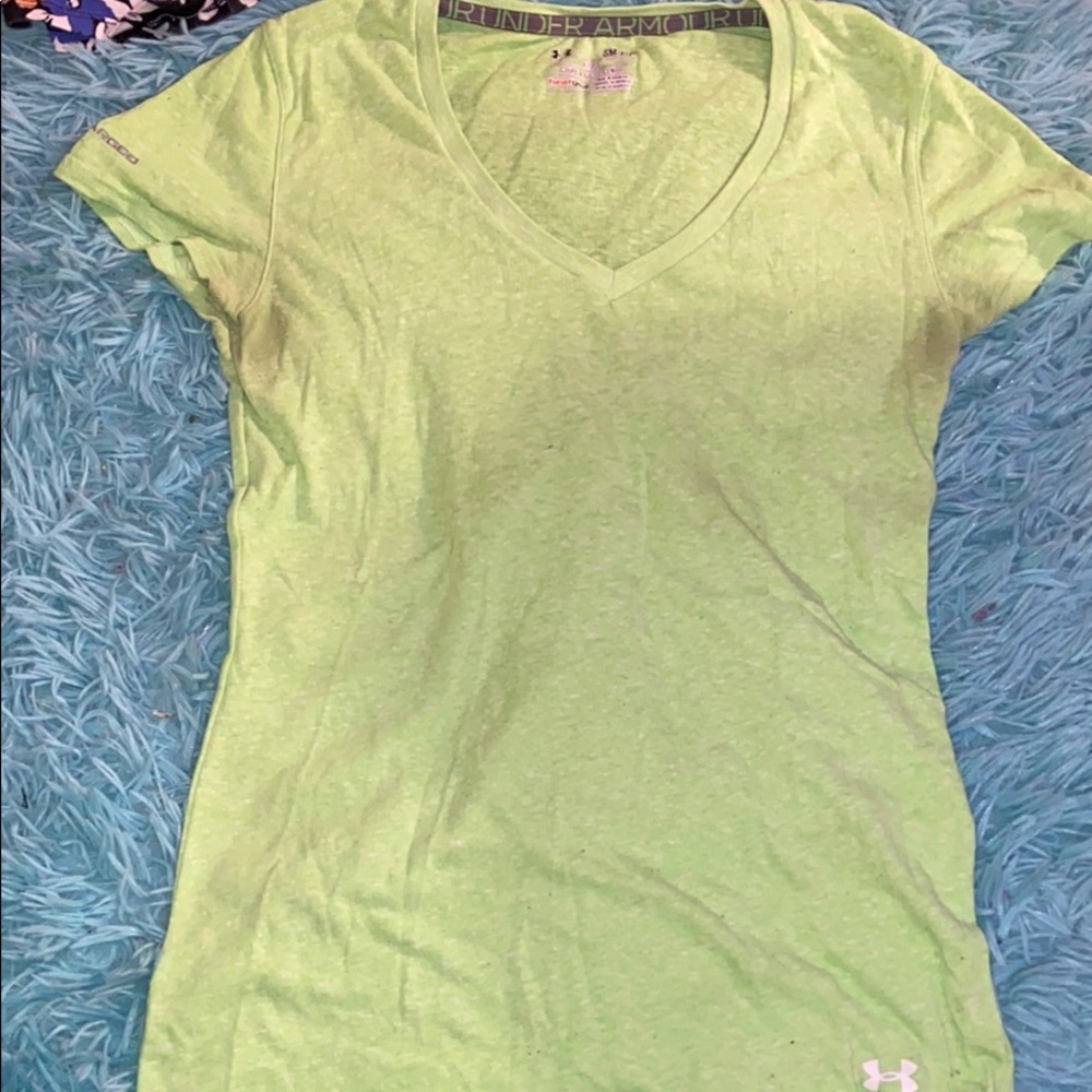 Women’s Under Armour shirt